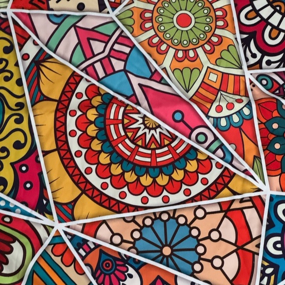 House of Clouds Microfiber Beach Towel Tropical Vacation Wrap Geometric Pattern - Picture 2 of 5